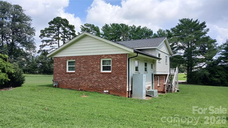 3830 Dowell St, Hickory, NC 28602