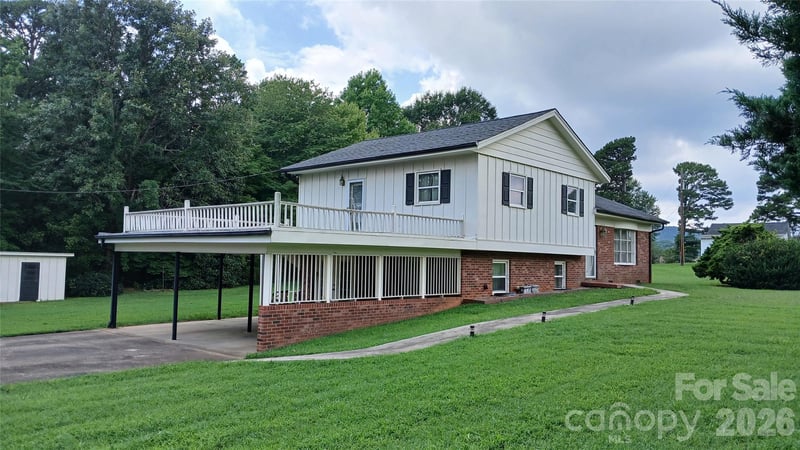 3830 Dowell St, Hickory, NC 28602