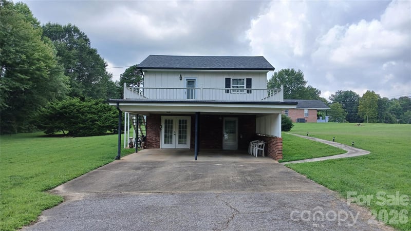 3830 Dowell St, Hickory, NC 28602