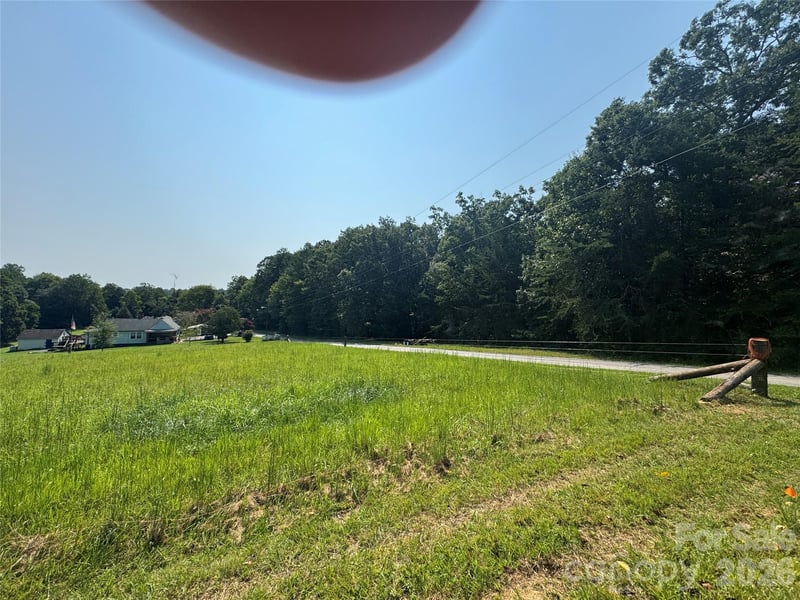 8 8th Ave, Hickory, NC 28602