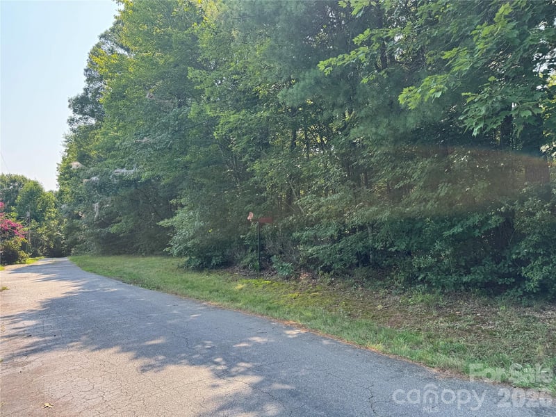 8 8th Ave, Hickory, NC 28602