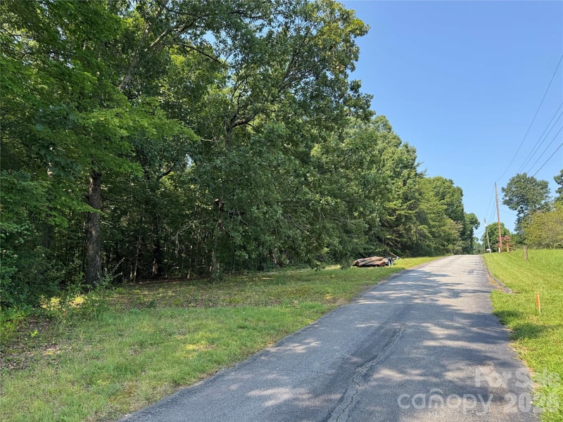 8 8th Ave, Hickory, NC 28602