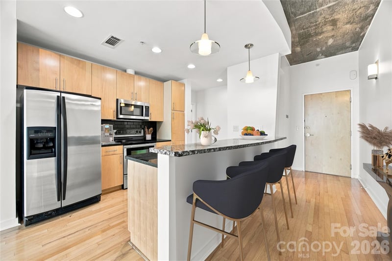 210 N Church St #1606, Charlotte, NC 28202