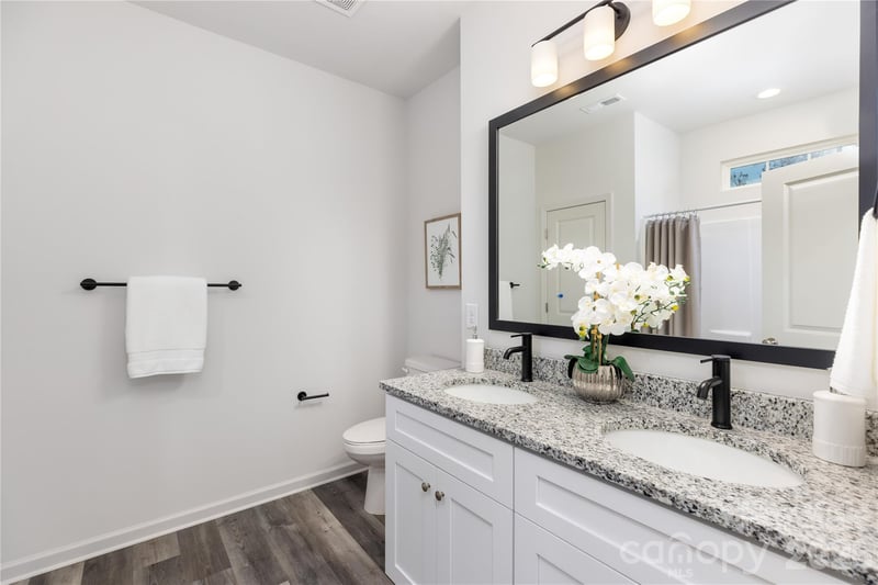 8814 Moores Chapel Rd, Charlotte, NC 28214