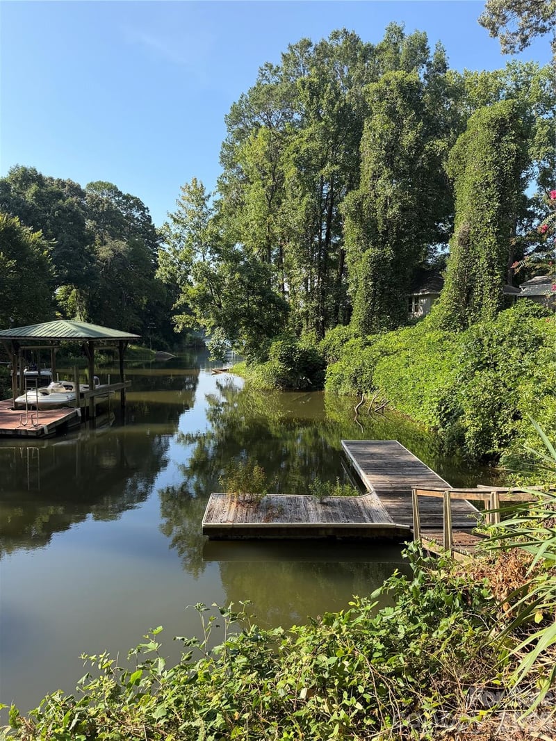 202 Horseshoe Lake Rd, Mount Holly, NC 28120