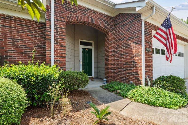 13323 Mint Lake Dr, Matthews, NC 28105