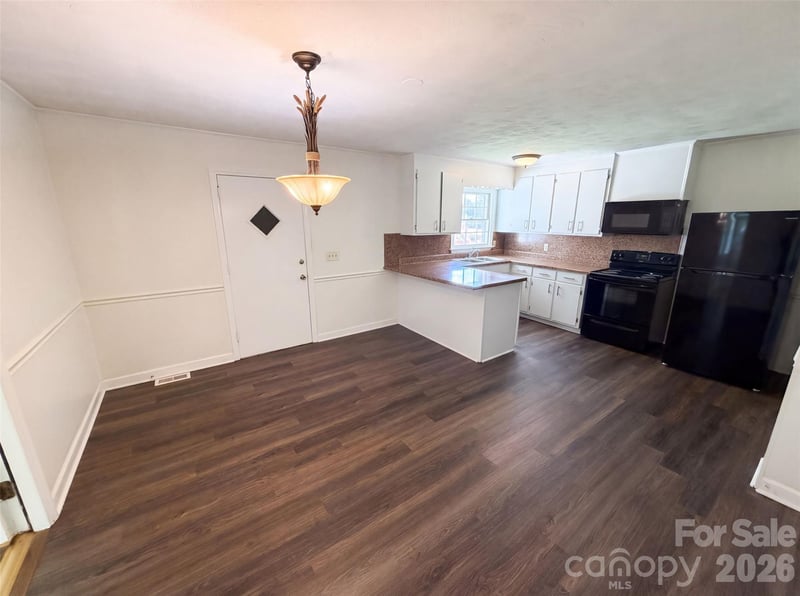5100 Robinwood Dr, Charlotte, NC 28215