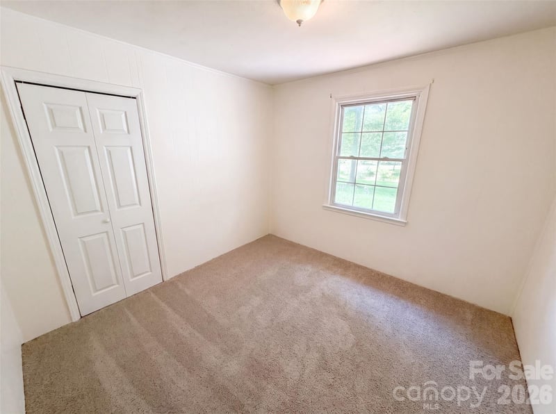 5100 Robinwood Dr, Charlotte, NC 28215