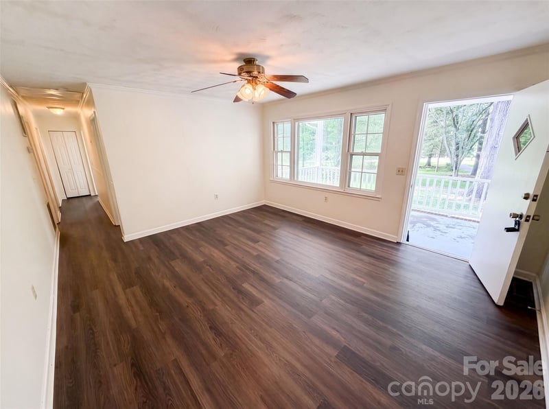 5100 Robinwood Dr, Charlotte, NC 28215