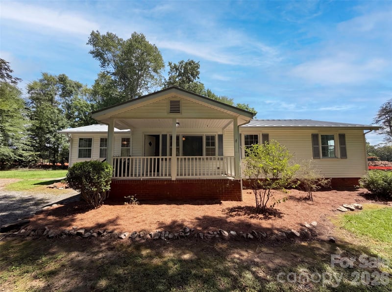 5100 Robinwood Dr, Charlotte, NC 28215