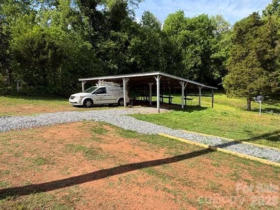4685 Harmony Hw, Hamptonville, NC 27020