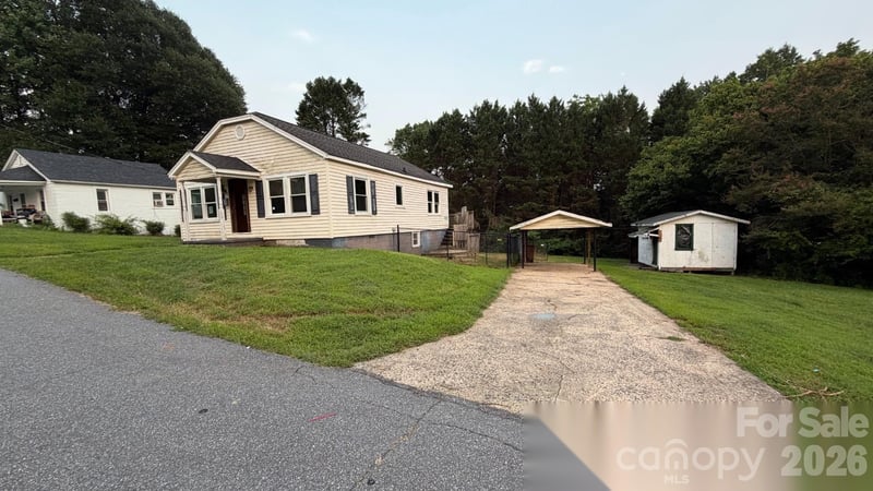 803 Grove St, Lincolnton, NC 28092