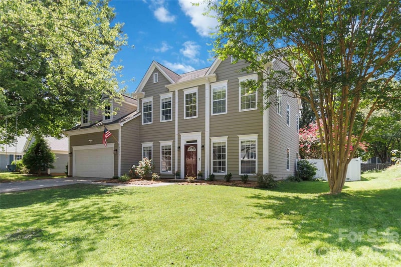 8914 Raven Park Dr, Charlotte, NC 28216
