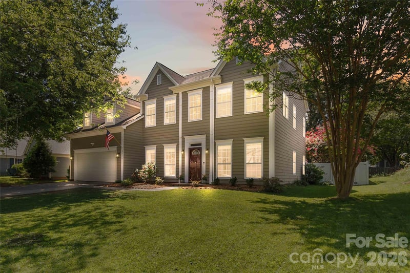 8914 Raven Park Dr, Charlotte, NC 28216