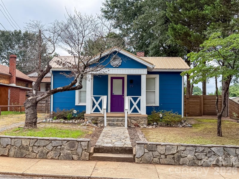 29 10th St, Hickory, NC 28602