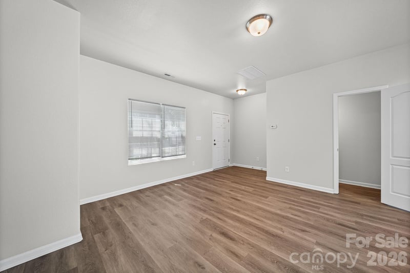 6013 Vista Woods Ln, Charlotte, NC 28215