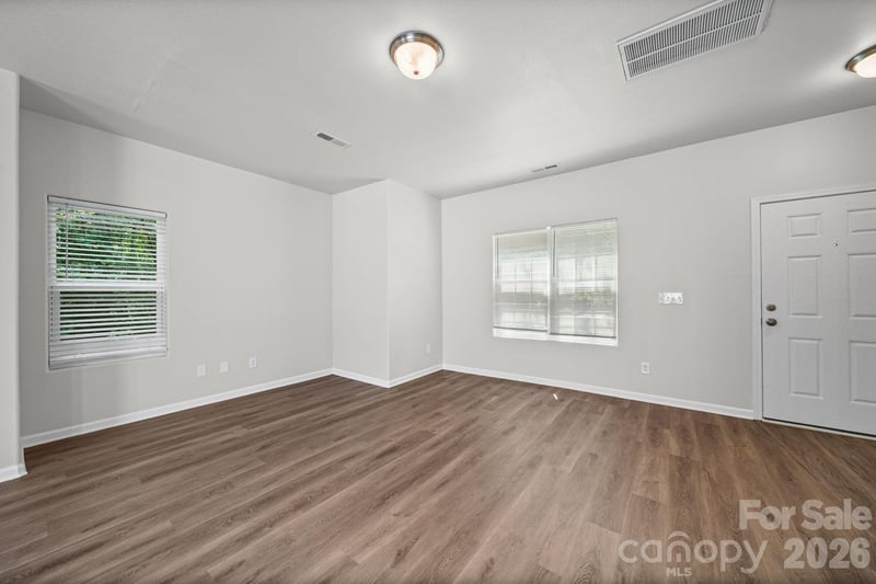 6013 Vista Woods Ln, Charlotte, NC 28215