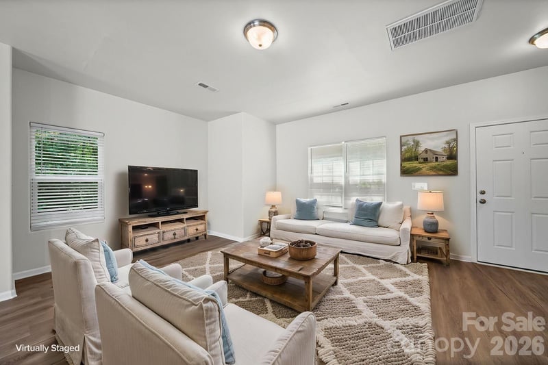 6013 Vista Woods Ln, Charlotte, NC 28215