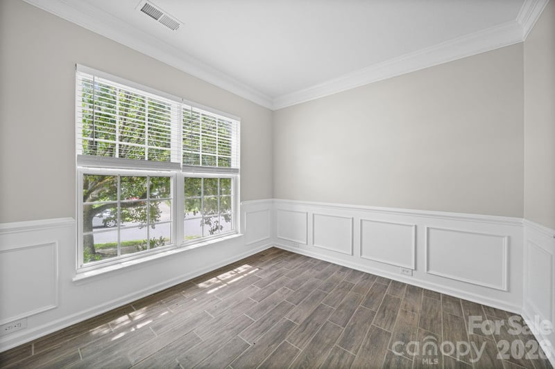 8246 Weeping Fig Ln, Charlotte, NC 28215