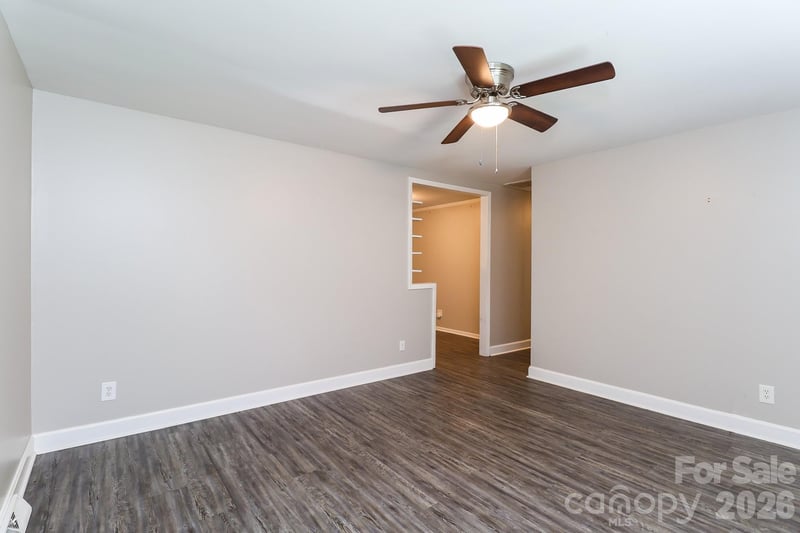 6424 Springfield Dr, Charlotte, NC 28212