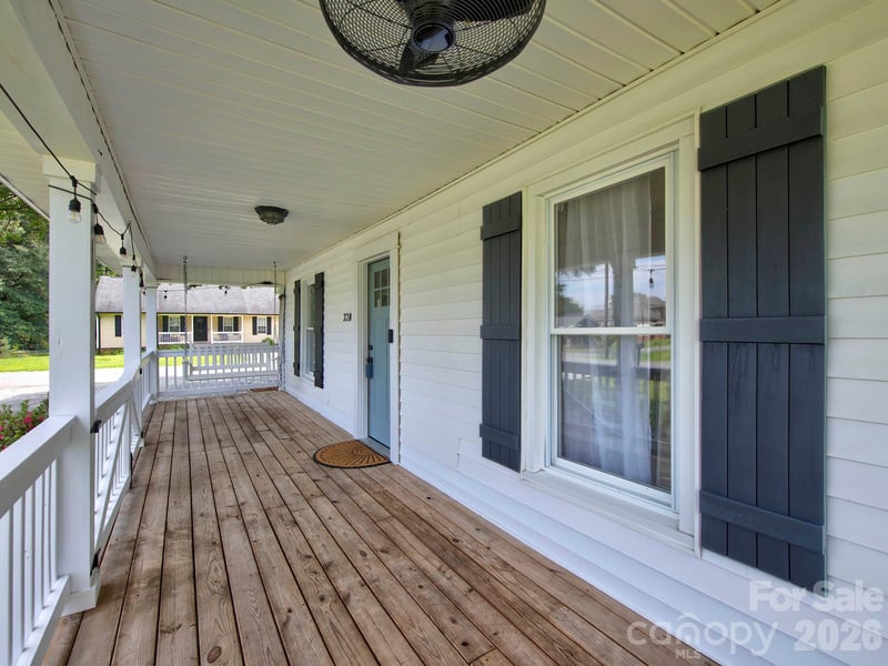 328 Piedmont Ave, Mount Holly, NC 28120