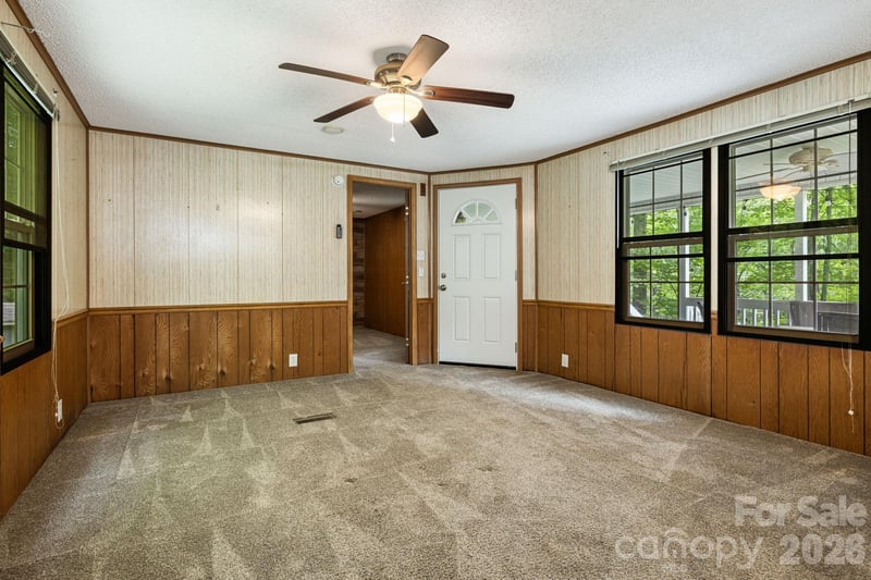 1903 Old Mountain Rd, Mars Hill, NC 28753