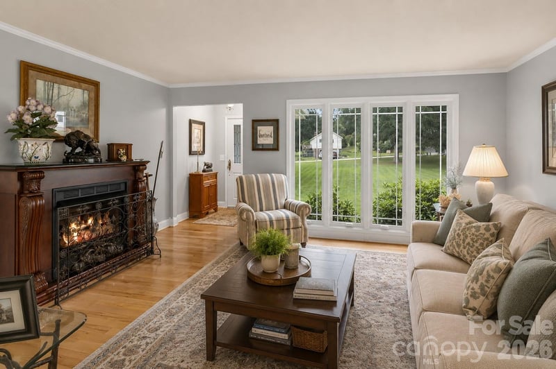 231 Kimberly Ann Dr, Hendersonville, NC 28792