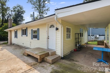 48 Carrier St, Asheville, NC 28806