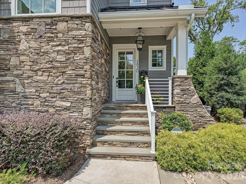 2820 Irby Dr, Charlotte, NC 28209