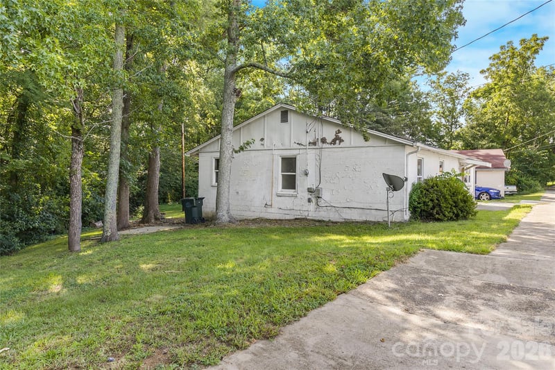 411 Jacob St, Cherryville, NC 28021