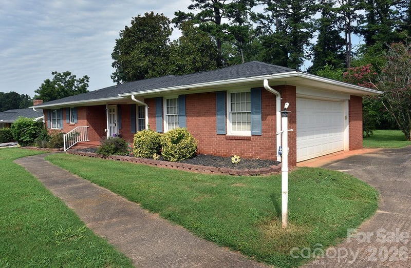 1036 S Rowan Cir, Salisbury, NC 28146