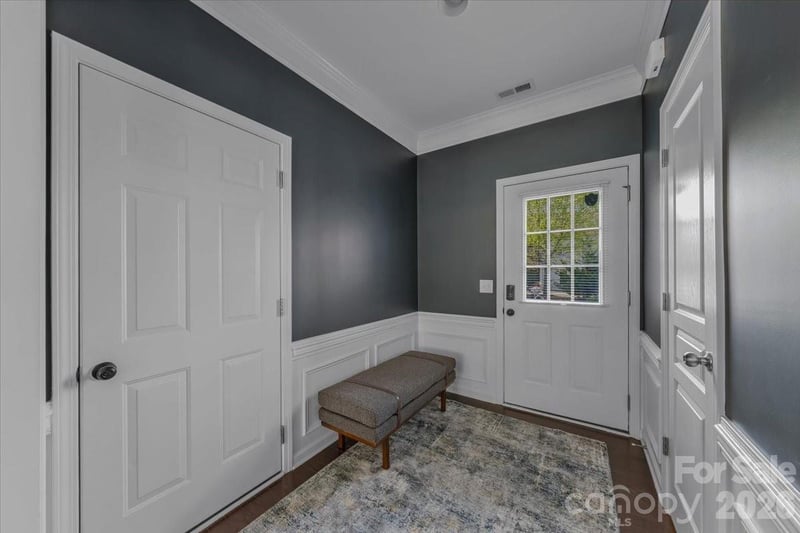 2419 Diplomat Ln, Charlotte, NC 28210