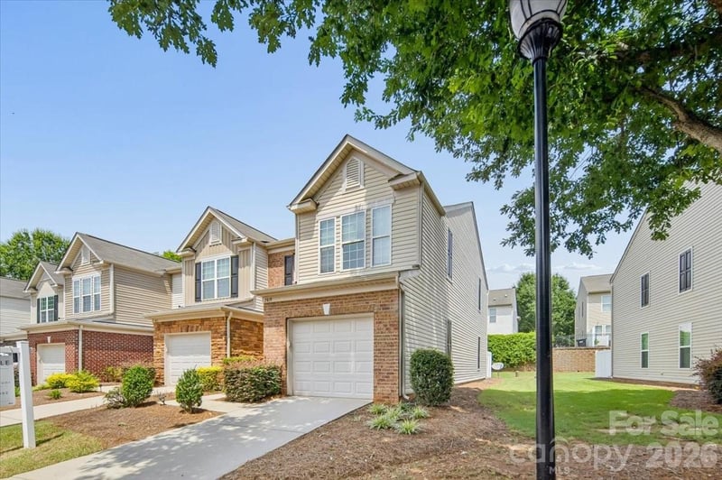 2419 Diplomat Ln, Charlotte, NC 28210