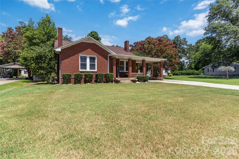 112 Pressley St, Clover, SC 29710