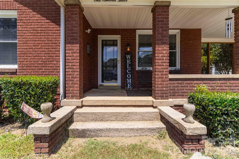 112 Pressly St, Clover, SC 29710