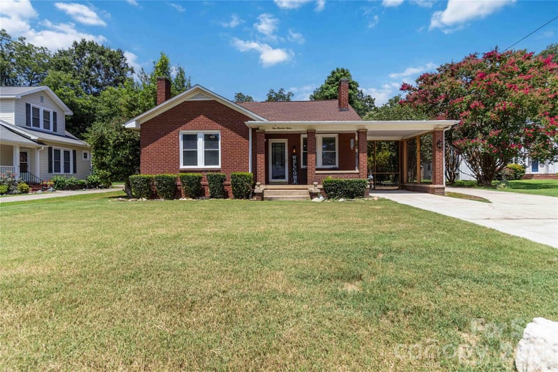 112 Pressly St, Clover, SC 29710