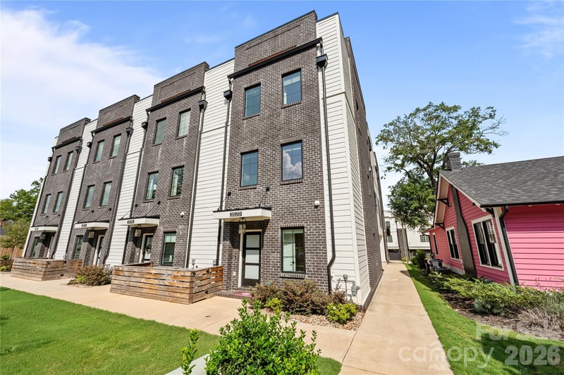 3020 Cobbs Hill Rd, Charlotte, NC 28205