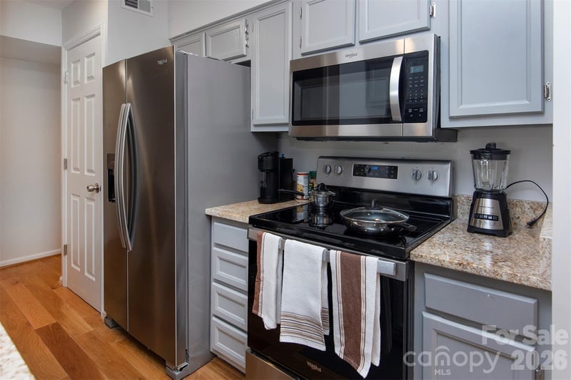 212 W 10th St #17, Charlotte, NC 28202