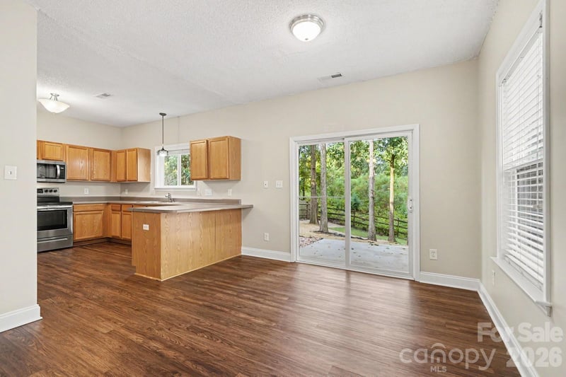 13634 Riding Hill Ave, Charlotte, NC 28213