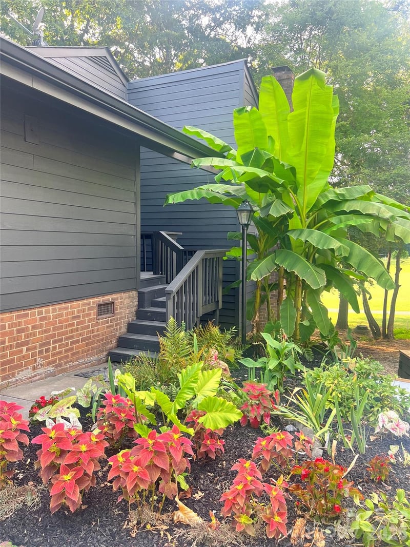 8923 St Croix Ln, Charlotte, NC 28277