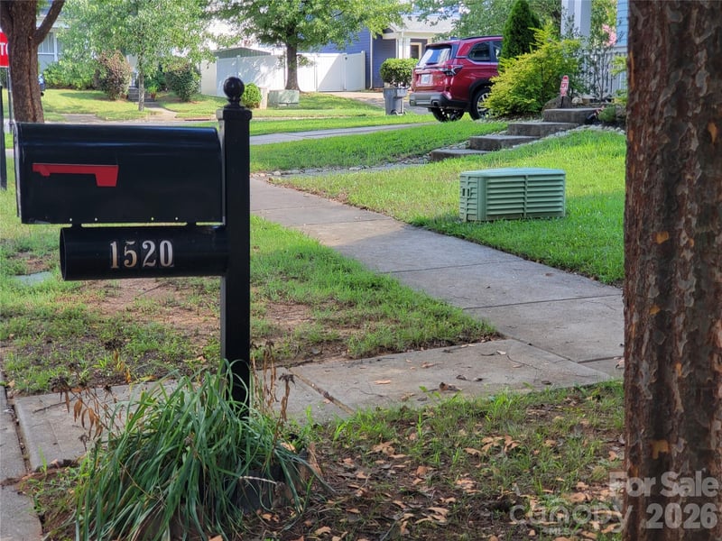 1520 Peaceful Way Dr, Charlotte, NC 28206