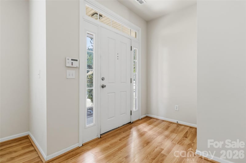 1520 Peaceful Way Dr, Charlotte, NC 28206