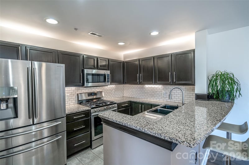718 W Trade St #605, Charlotte, NC 28202