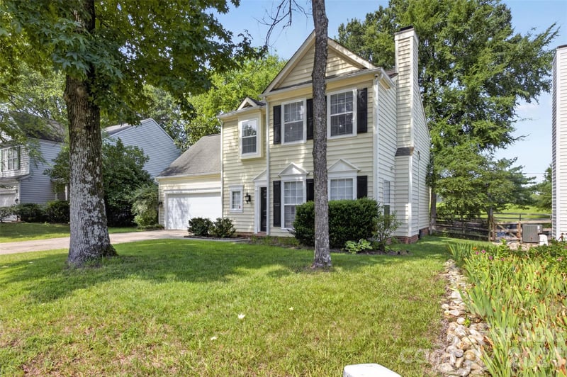 5936 Downfield Wood Dr, Charlotte, NC 28269