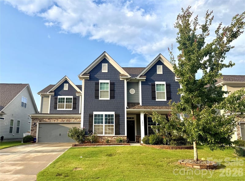 1093 Thoroughbred Dr, Iron Station, NC 28080