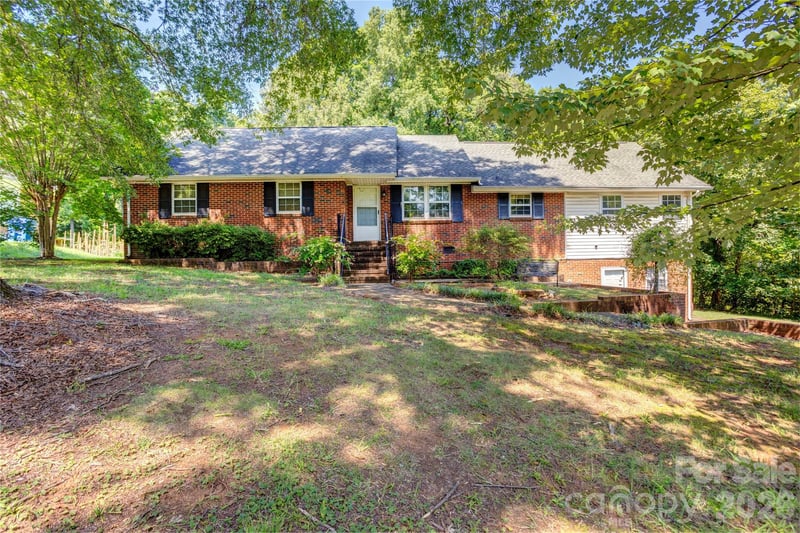 6733 Burkandt Rd, Charlotte, NC 28227
