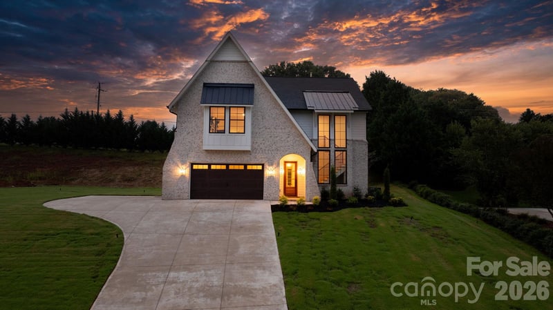 2670 Charleston Ct, Claremont, NC 28610