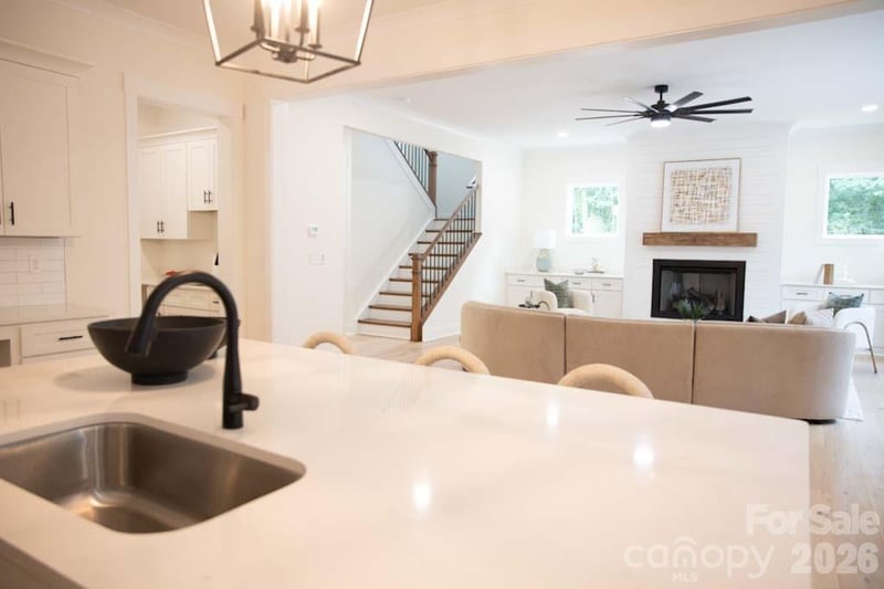 320 Laurel Crest Dr, Kannapolis, NC 28081