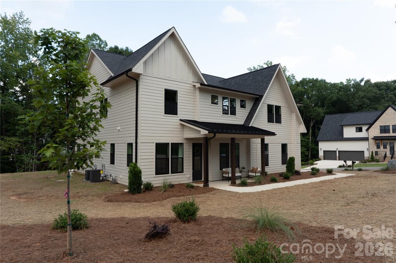 320 Laurel Crest Dr, Kannapolis, NC 28081