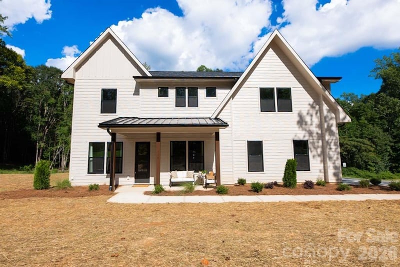 320 Laurel Crest Dr, Kannapolis, NC 28081